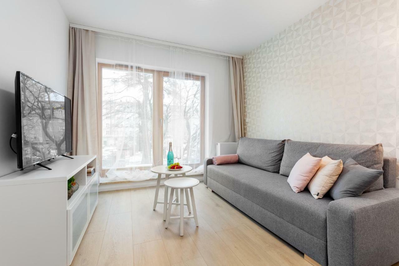 Apartamenty Black&White - Apartament Batory Five กดิเนีย ภายนอก รูปภาพ