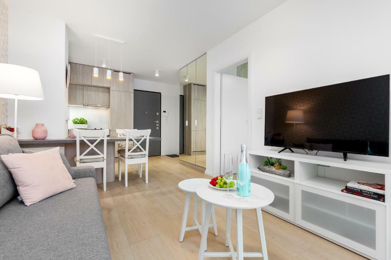 Apartamenty Black&White - Apartament Batory Five กดิเนีย ภายนอก รูปภาพ